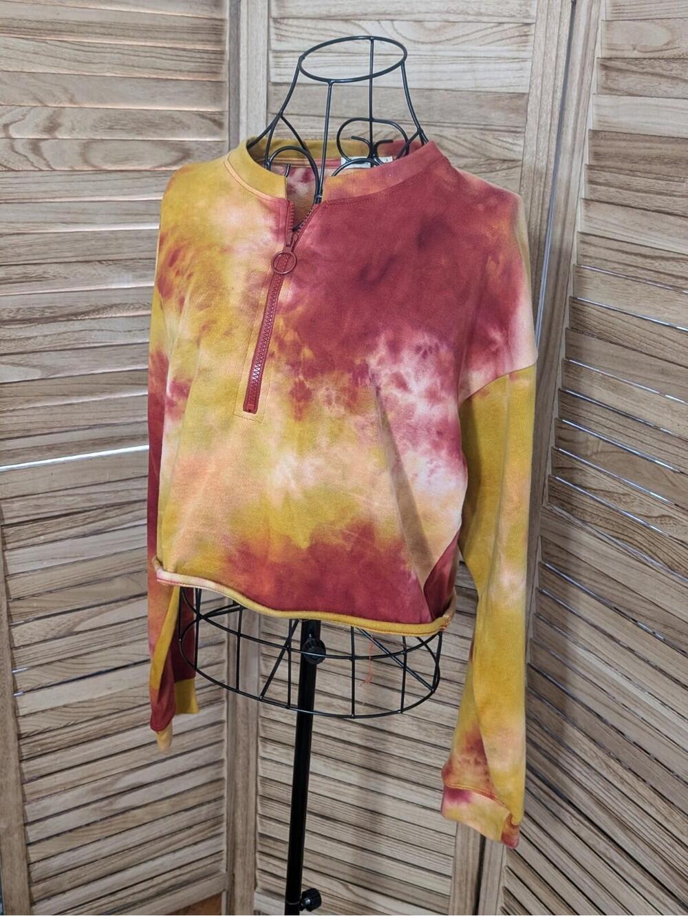 Heart hips womens top Long Sleeve Large Tie Dye Yellow Red Comfy Cropped